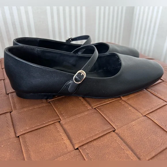 Banana Republic, Black Mary Jane Ballet Flat Women’s Size 7 Vegan Leather - Picture 2 of 6